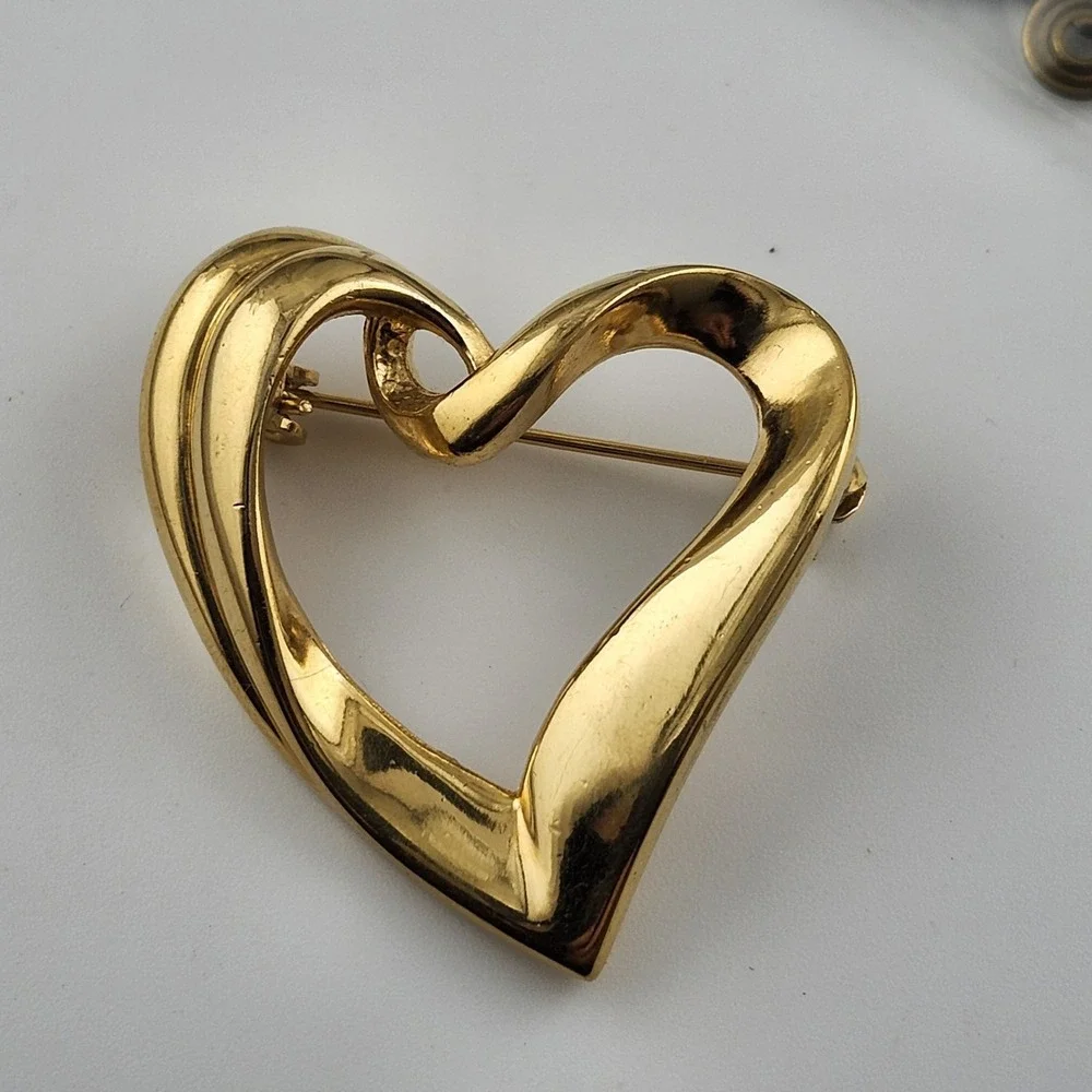 Vintage Gold Tone Heart Brooch‎ Pendant